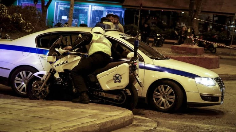 Άγρια συμπλοκή αλλοδαπών στο Μοναστηράκι – Τρεις τραυματίες από μαχαιριές